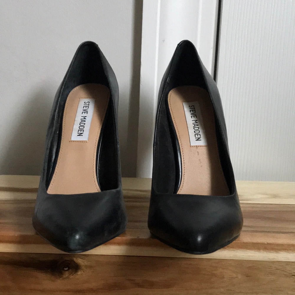 STEVE MADDEN | BLACK PUMPS